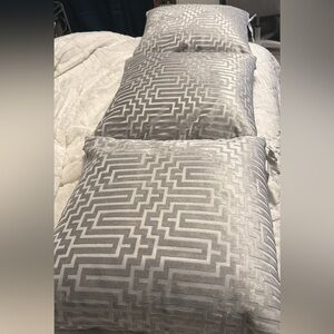Z Gallerie Silver Geometric Pillow Set